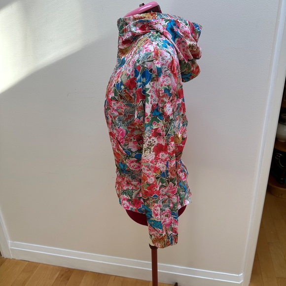 NWOT Lululemon Sea Wheeze Marathon 'Pack It Up' Jacket in Size 4 with Carry Bag - Picture 3 of 14